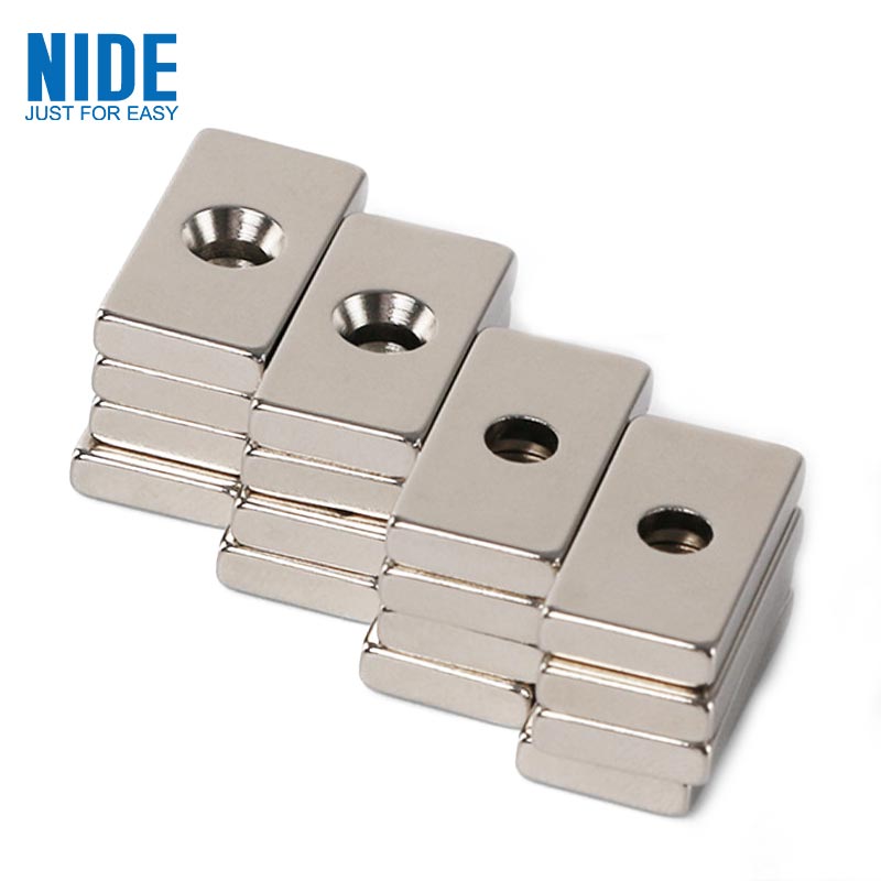 Square Yakasimba Neodymium Magnet Sintered NdFeB Magnet Ine Gomba